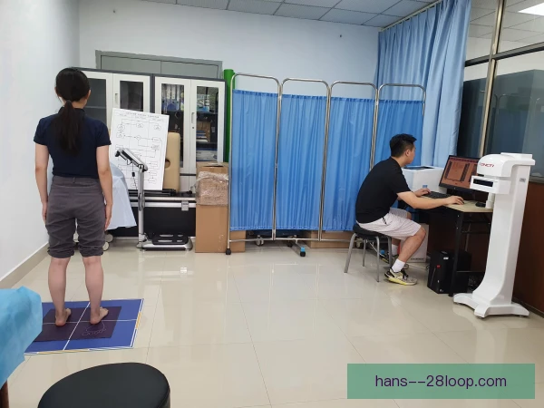 某身体型中卫技术稳定程度受关注，对抗选择显稚嫩